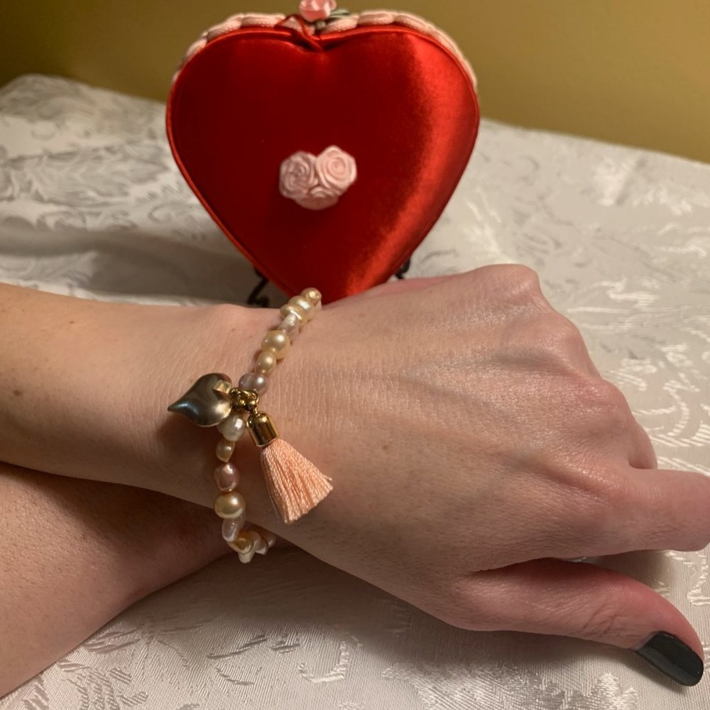 Pearl Bracelet & Red Satin Heart Container - Picture 4 of 6